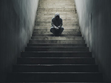Symbol depresji i izolacji, ilustracja na Światowy Dzień Zapobiegania Samobójstwom (10 września), kryzys